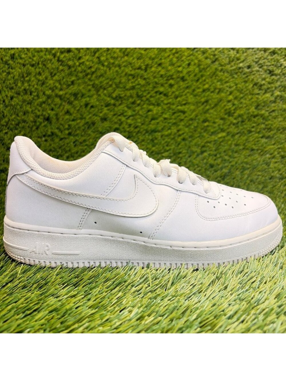 Nike Air Force 1 Low '07 Womens Size 10 White Athletic Lifestyle Shoes Sneakers